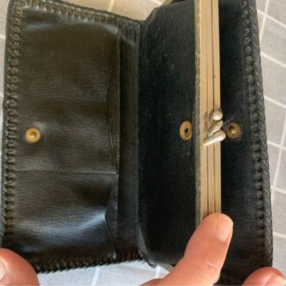Women's Vintage Leather Clutch Wallet - Picture 3 of 4
